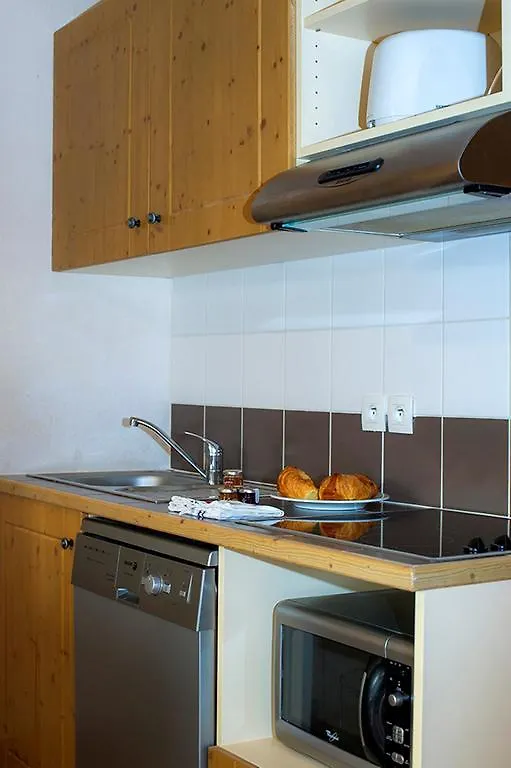 Residence Goelia Les Chalets De Wengen La Plagne 0*,  France